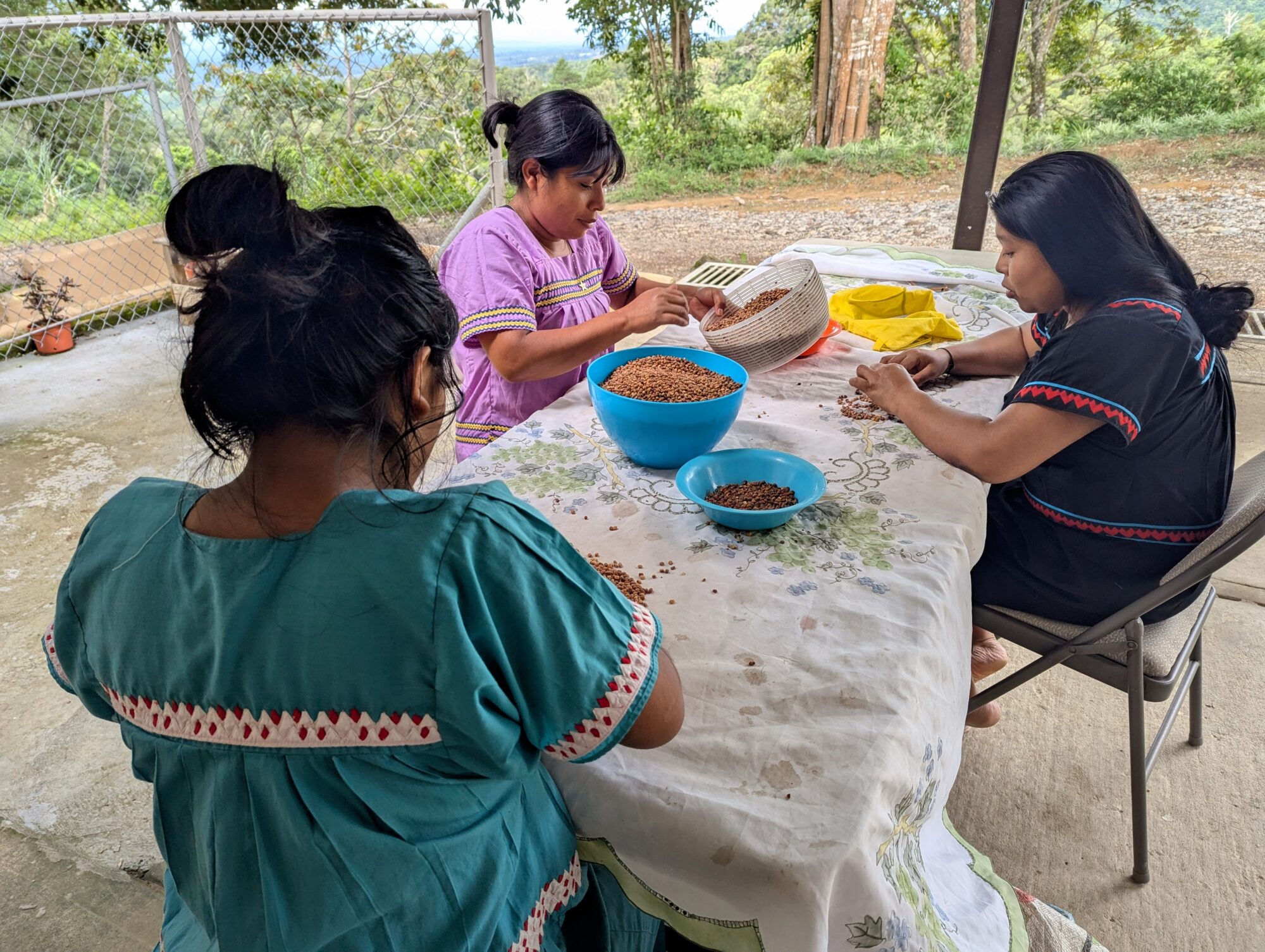 Mothers at El Faro School come together to prepare warm, home-cooked lunches for students after class - nourishing both body and community